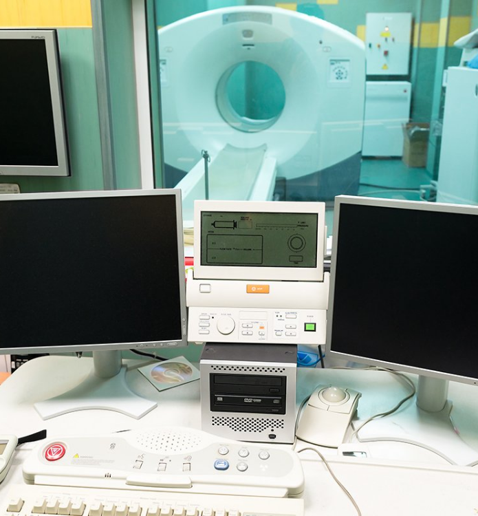 RADYASYONA DAYANIKLI CAM